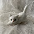 画像2: リアル　白猫　置物 (2)
